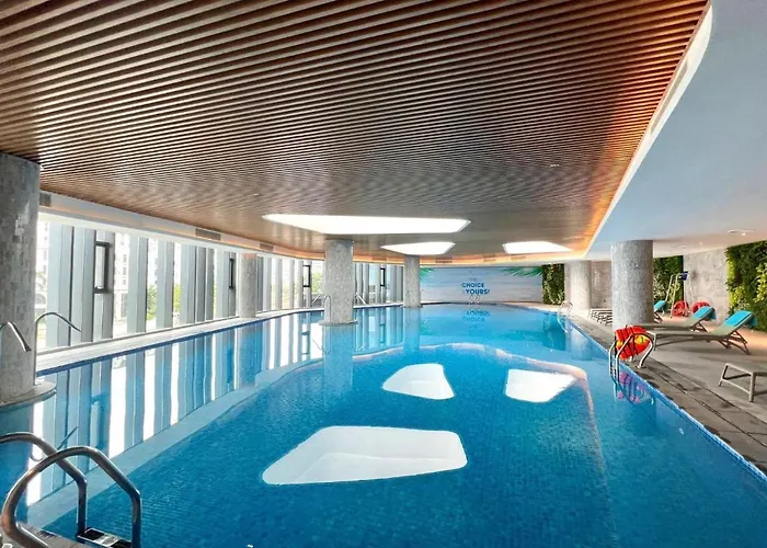 Hotel Khach San A Lacarte Bay, Ngay Mat Bien, Mien Phi Be Boi