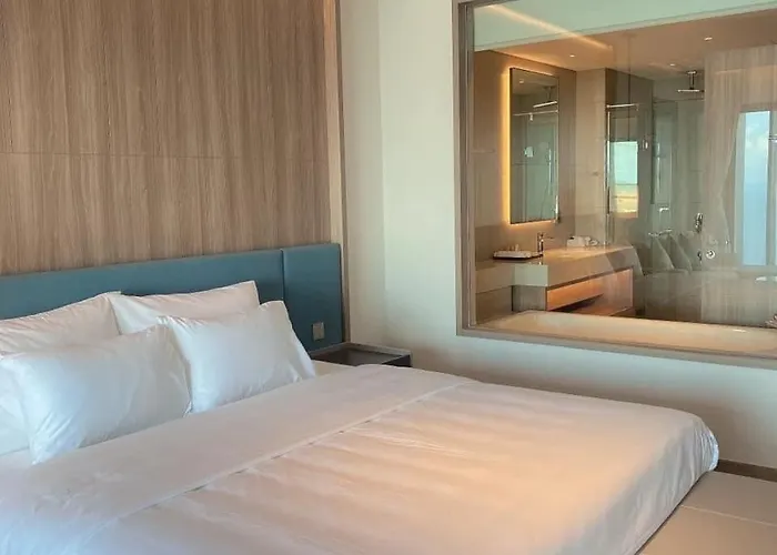 Khach San A Lacarte Bay, Ngay Mat Bien, Mien Phi Be Boi Hotel