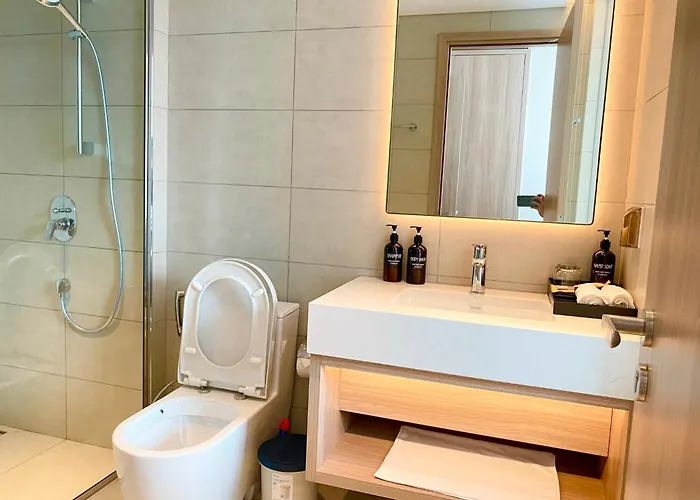 Hotel Khach San A Lacarte Bay, Ngay Mat Bien, Mien Phi Be Boi